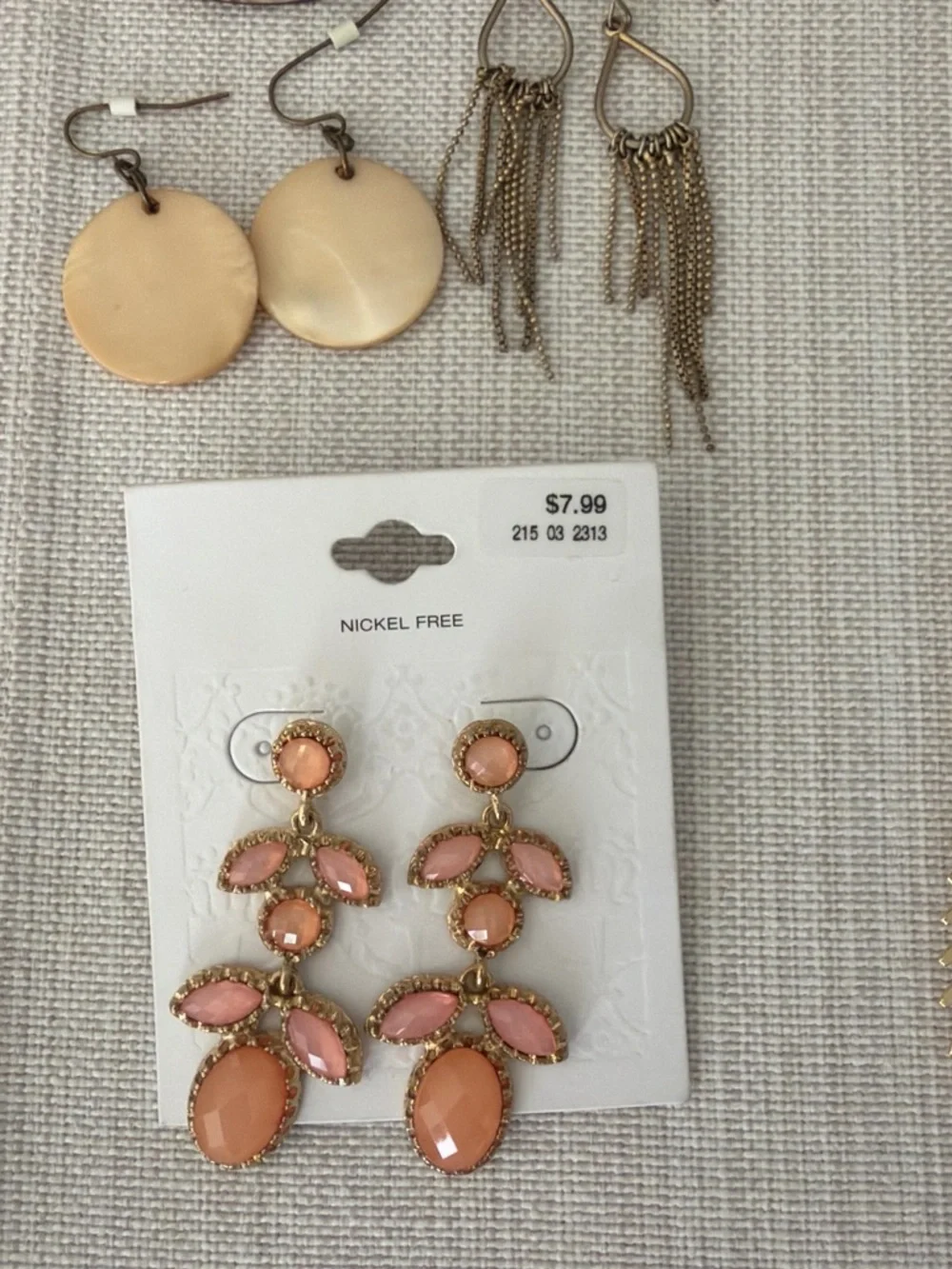 Jewelry lot Gold-Tone Bracelets, Earrings, Necklace - Women’s Statement Jewelry - Picture 3 of 5